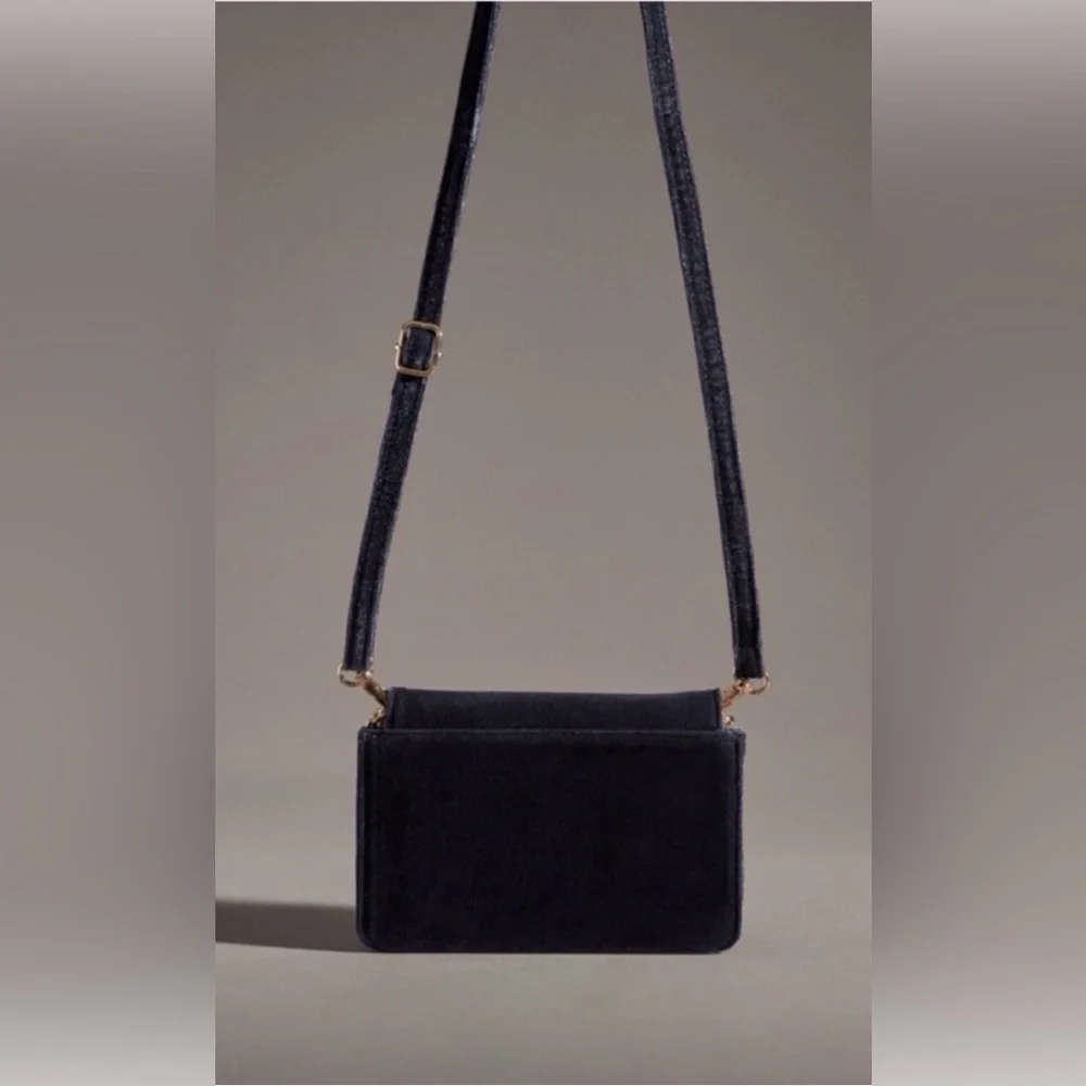 Anthropologie Velvet Crossbody
Wallet Bag Chain‎ - Picture 2 of 7